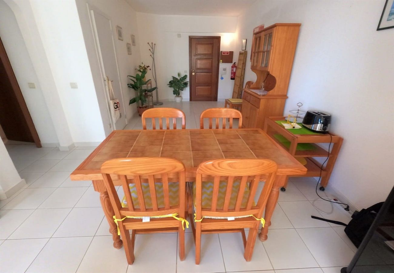 Apartamento em Armação de Pêra - Algarve, Apartamento T1 c/ varanda e vista mar, Armação de Pêra