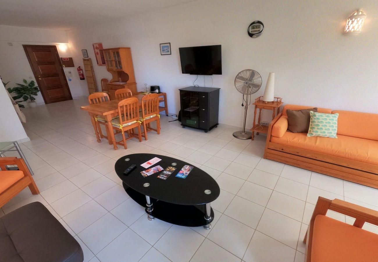 Apartamento em Armação de Pêra - Algarve, Apartamento T1 c/ varanda e vista mar, Armação de Pêra