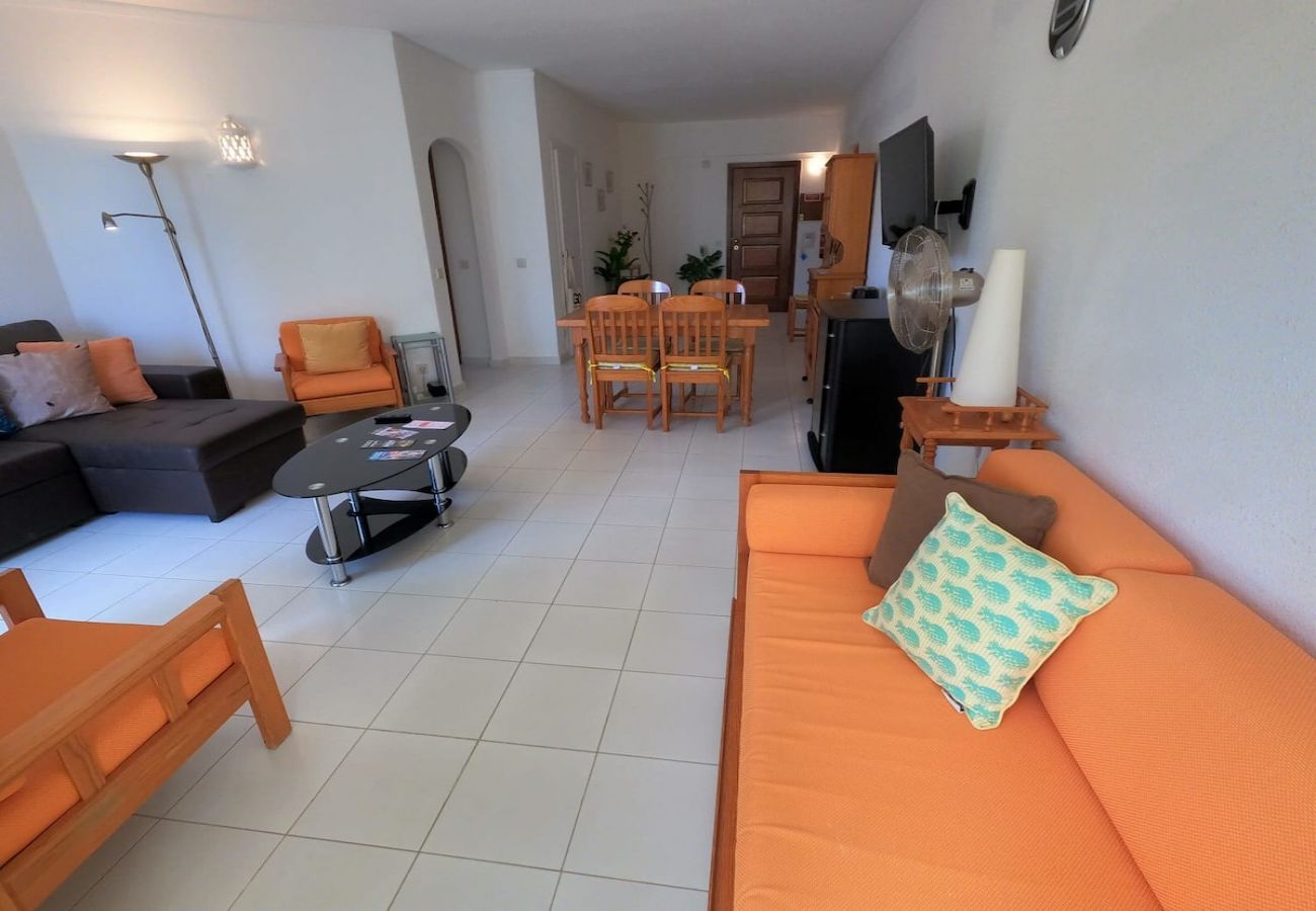 Apartamento em Armação de Pêra - Algarve, Apartamento T1 c/ varanda e vista mar, Armação de Pêra