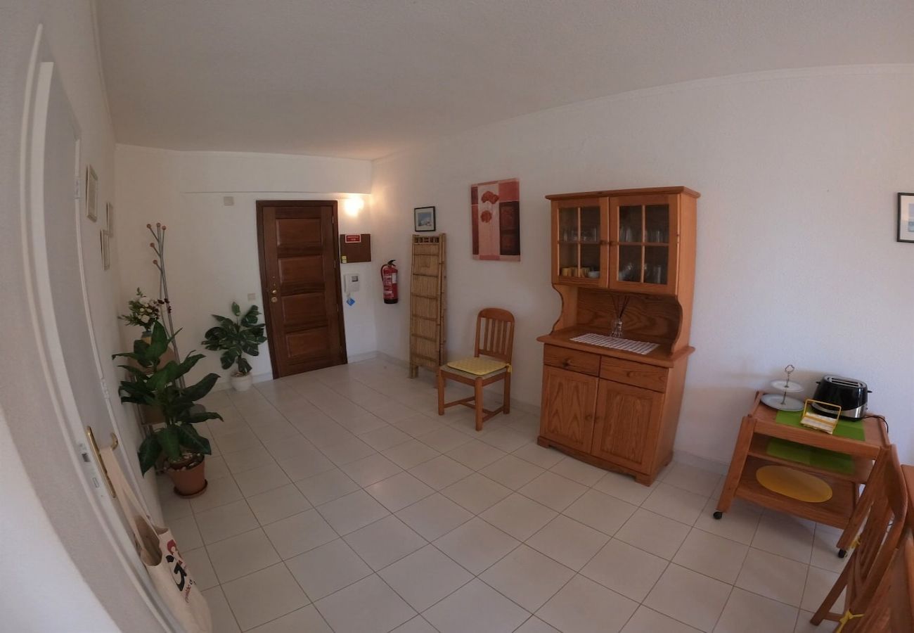 Apartamento em Armação de Pêra - Algarve, Apartamento T1 c/ varanda e vista mar, Armação de Pêra