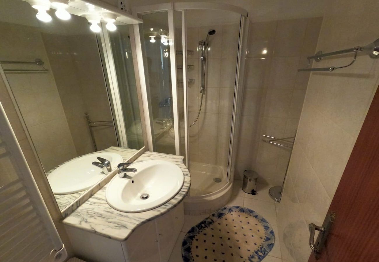 Apartamento em Armação de Pêra - Algarve, Apartamento T1 c/ varanda e vista mar, Armação de Pêra