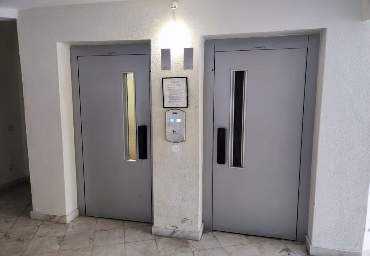 Apartamento em Armação de Pêra - Algarve, Apartamento T1 c/ varanda e vista mar, Armação de Pêra