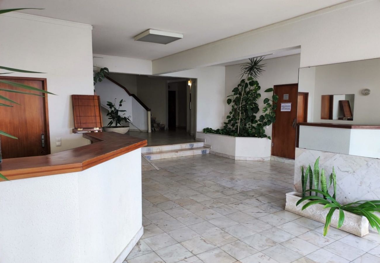 Apartamento em Armação de Pêra - Algarve, Apartamento T1 c/ varanda e vista mar, Armação de Pêra