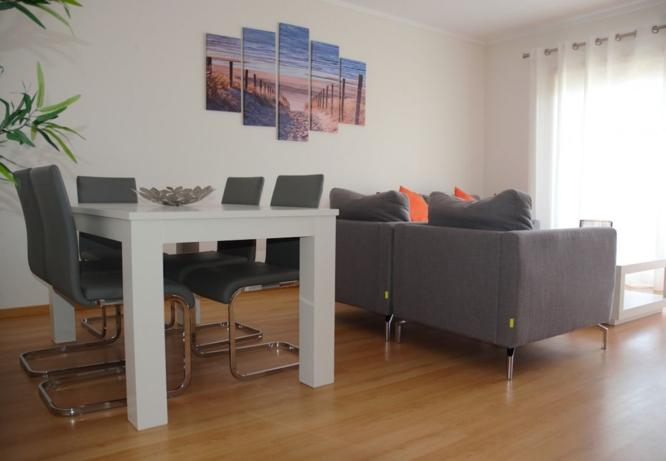 Apartamento em Olhão - Algarve, apartamento T2 c/ piscina e varanda, Olhão