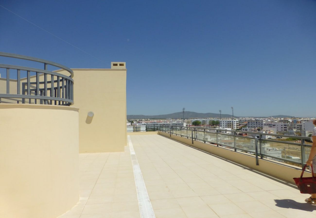 Apartamento em Olhão - Algarve, apartamento T2 c/ piscina e varanda, Olhão