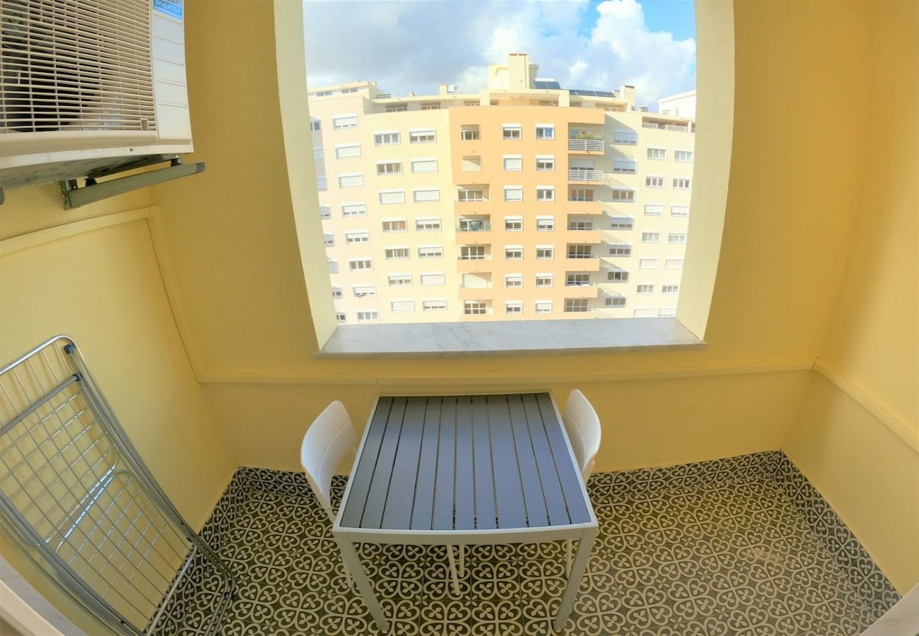 Apartamento em Carnaxide - Carnaxide, apartamento T1 moderno c/ varanda em Carnaxide, Oeiras, Lisboa