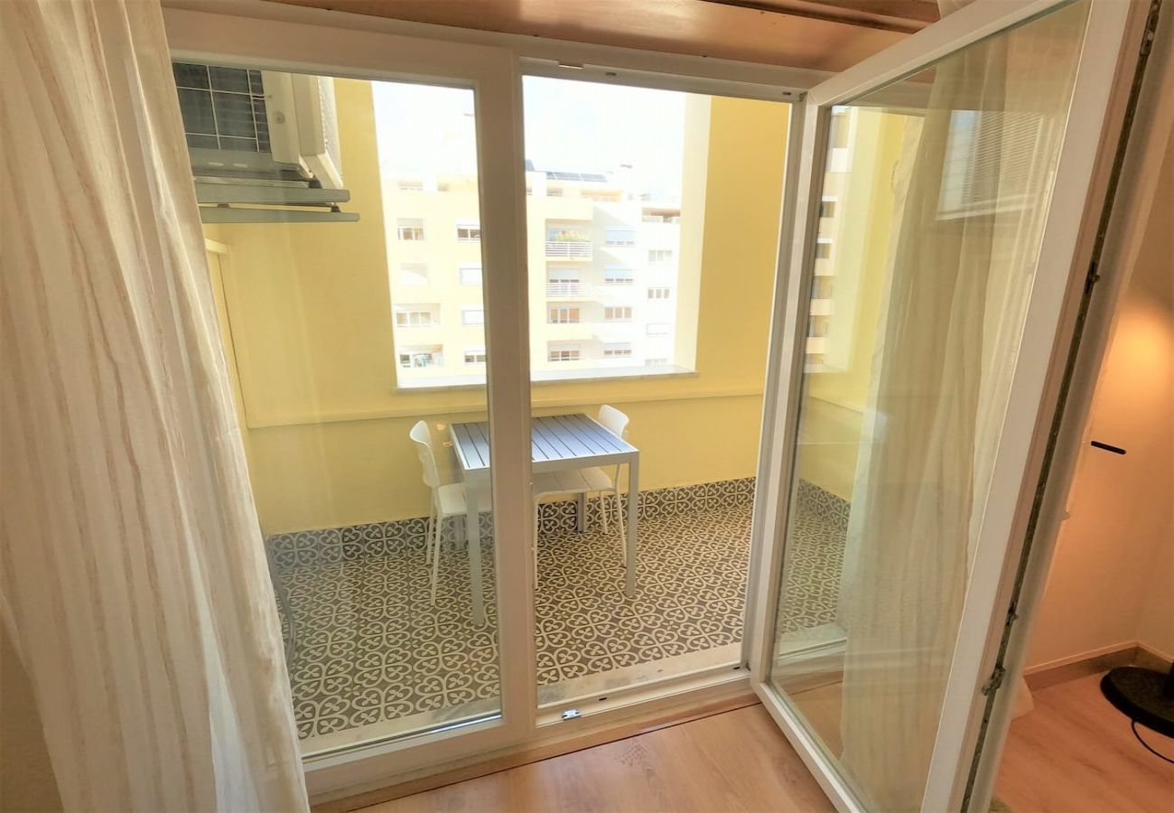Apartamento em Carnaxide - Carnaxide, apartamento T1 moderno c/ varanda em Carnaxide, Oeiras, Lisboa
