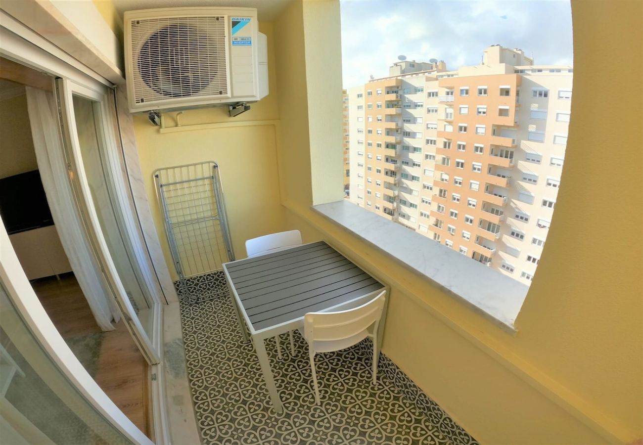 Apartamento em Carnaxide - Carnaxide, apartamento T1 moderno c/ varanda em Carnaxide, Oeiras, Lisboa