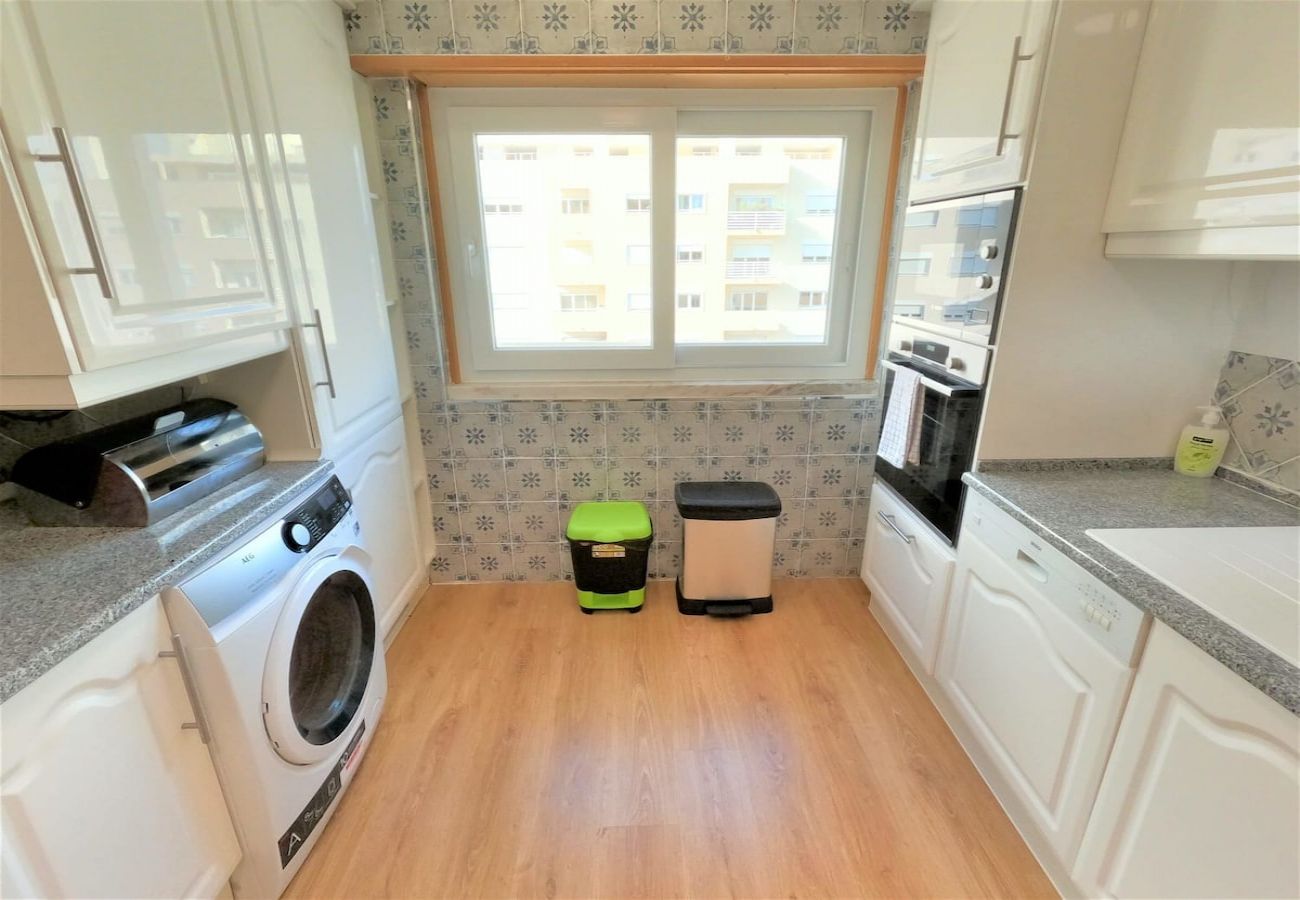 Apartamento em Carnaxide - Carnaxide, apartamento T1 moderno c/ varanda em Carnaxide, Oeiras, Lisboa