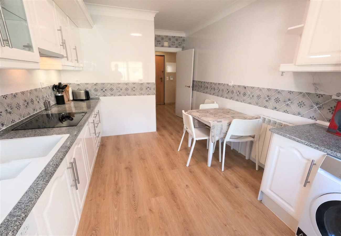 Apartamento em Carnaxide - Carnaxide, apartamento T1 moderno c/ varanda em Carnaxide, Oeiras, Lisboa
