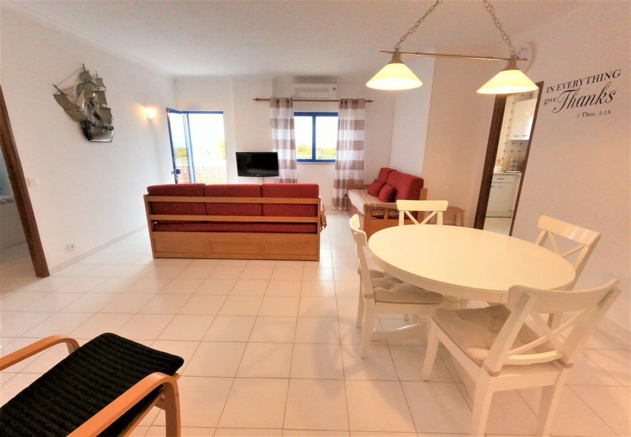 Apartamento em Vila Nova de Cacela - Algarve, apartamento T2 c/ varanda e vista mar, junto da praia, Manta Rota