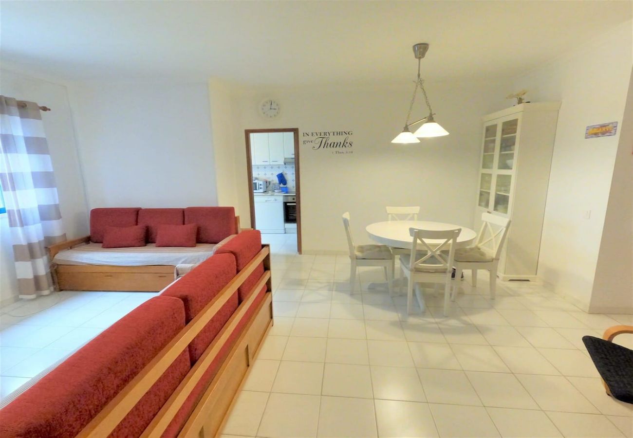 Apartamento em Vila Nova de Cacela - Algarve, apartamento T2 c/ varanda e vista mar, junto da praia, Manta Rota