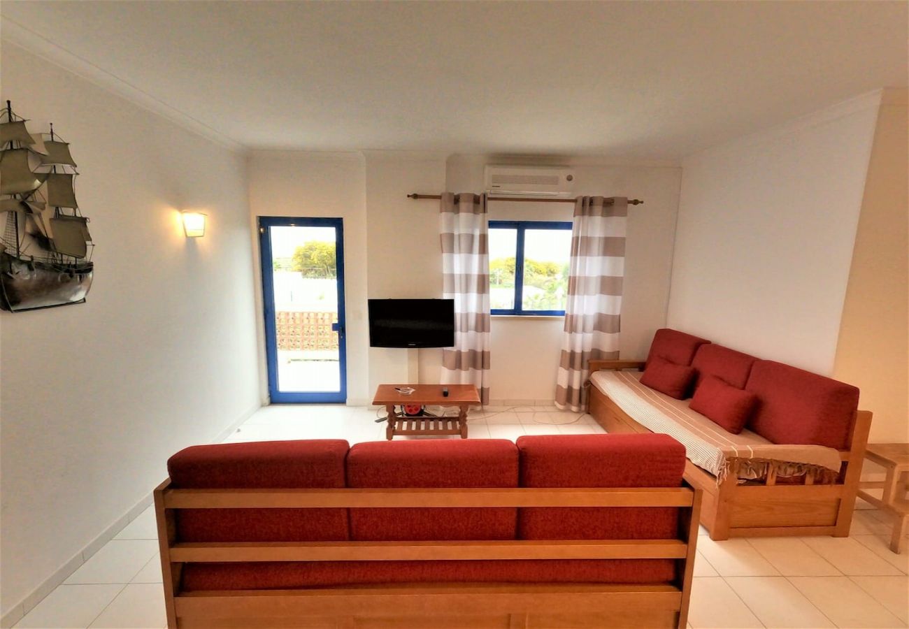 Apartamento em Vila Nova de Cacela - Algarve, apartamento T2 c/ varanda e vista mar, junto da praia, Manta Rota
