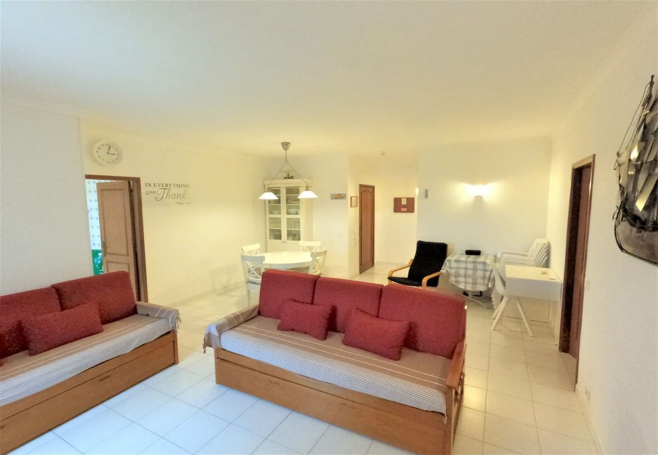 Apartamento em Vila Nova de Cacela - Algarve, apartamento T2 c/ varanda e vista mar, junto da praia, Manta Rota