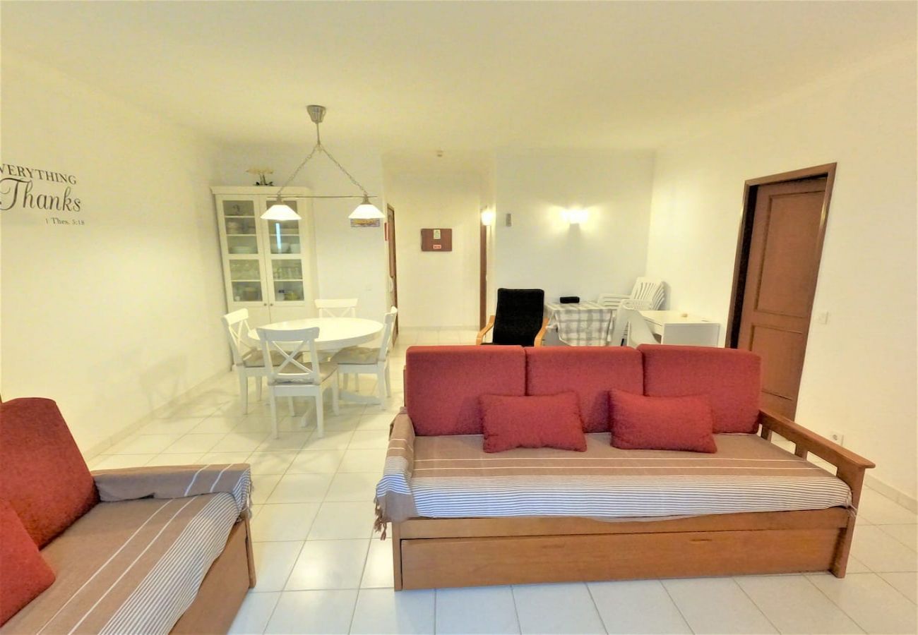 Apartamento em Vila Nova de Cacela - Algarve, apartamento T2 c/ varanda e vista mar, junto da praia, Manta Rota