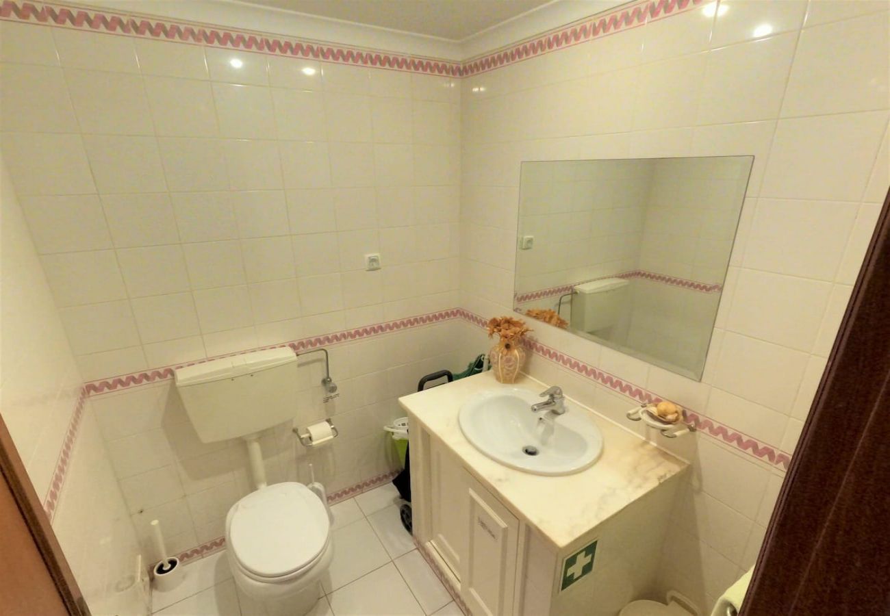 Apartamento em Vila Nova de Cacela - Algarve, apartamento T2 c/ varanda e vista mar, junto da praia, Manta Rota