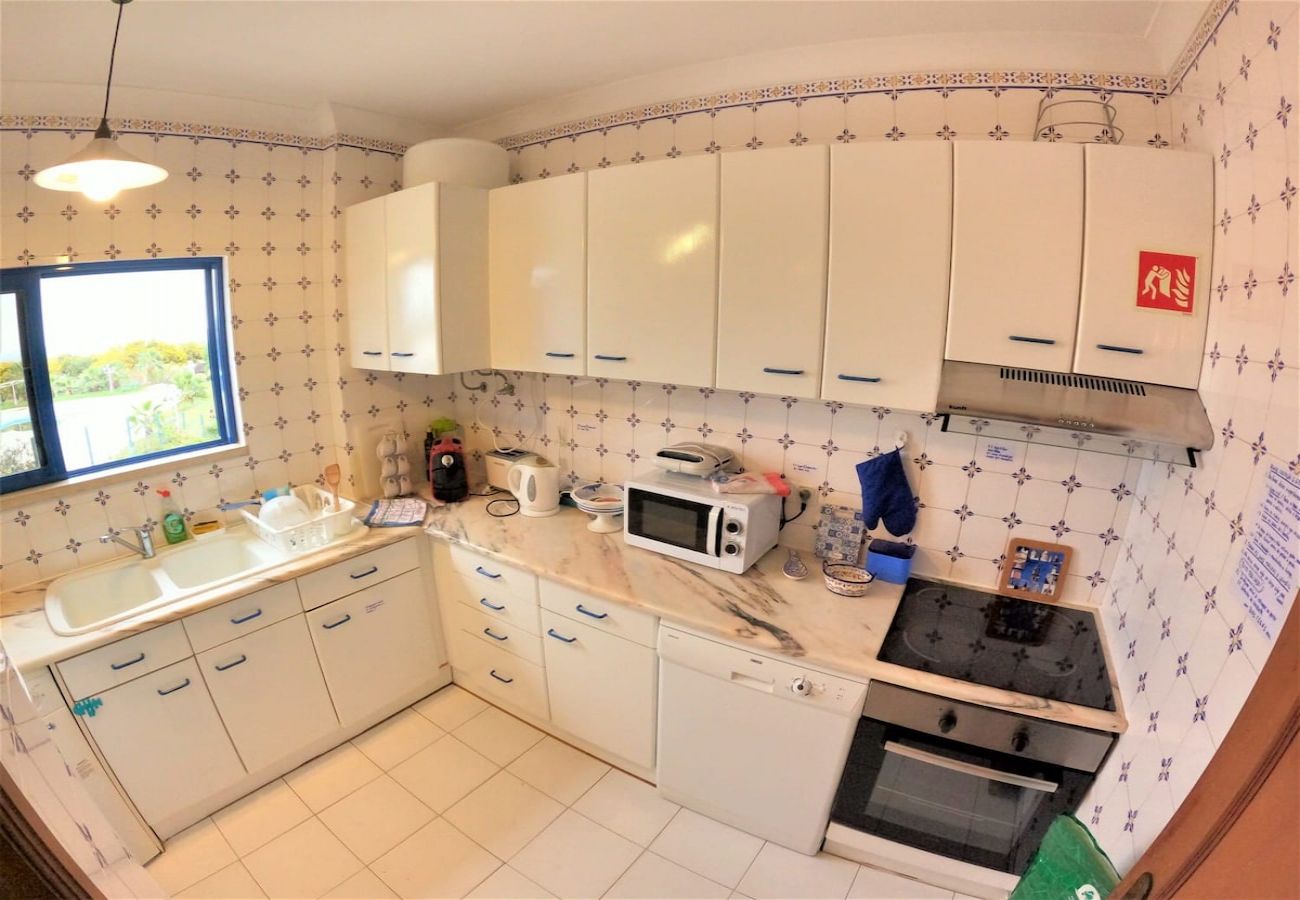 Apartamento em Vila Nova de Cacela - Algarve, apartamento T2 c/ varanda e vista mar, junto da praia, Manta Rota