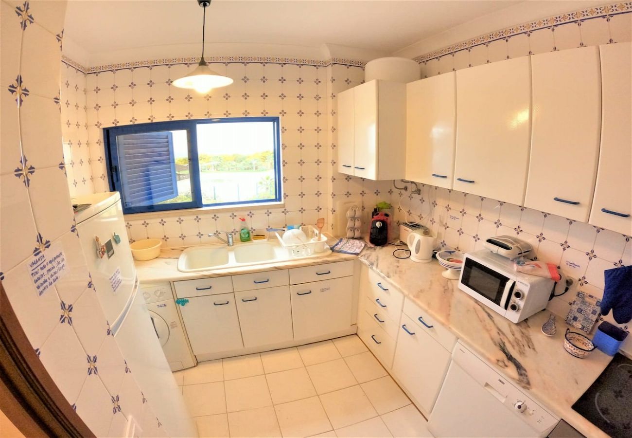 Apartamento em Vila Nova de Cacela - Algarve, apartamento T2 c/ varanda e vista mar, junto da praia, Manta Rota