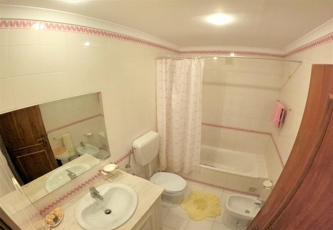 Apartamento em Vila Nova de Cacela - Algarve, apartamento T2 c/ varanda e vista mar, junto da praia, Manta Rota