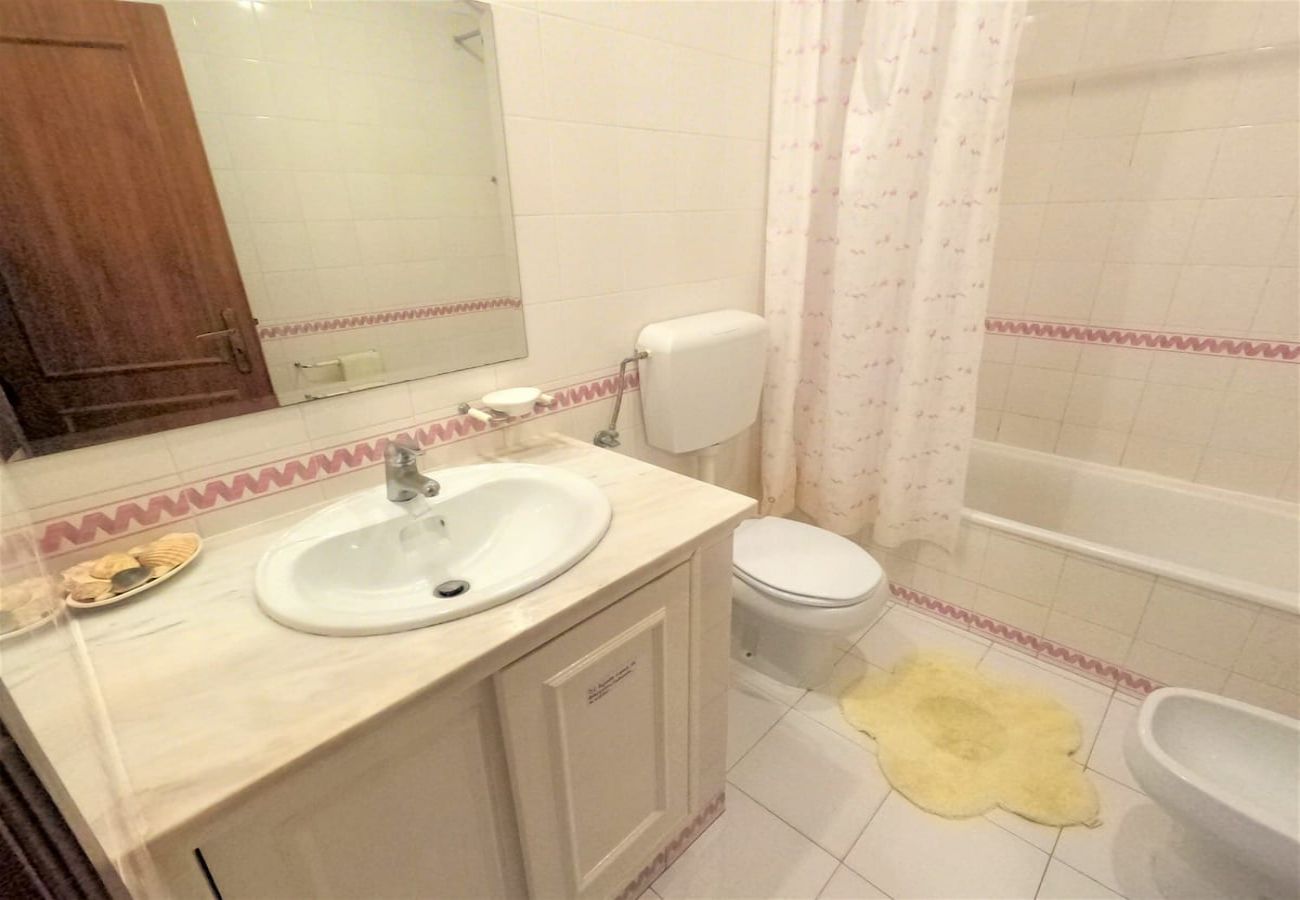 Apartamento em Vila Nova de Cacela - Algarve, apartamento T2 c/ varanda e vista mar, junto da praia, Manta Rota