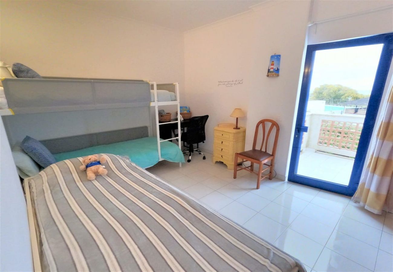 Apartamento em Vila Nova de Cacela - Algarve, apartamento T2 c/ varanda e vista mar, junto da praia, Manta Rota