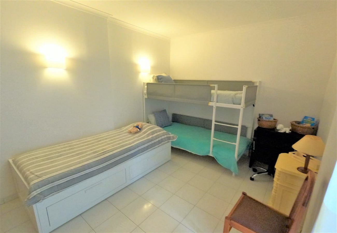 Apartamento em Vila Nova de Cacela - Algarve, apartamento T2 c/ varanda e vista mar, junto da praia, Manta Rota