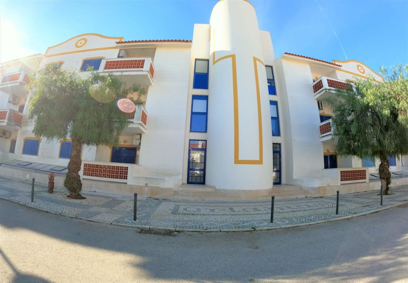 Apartamento em Vila Nova de Cacela - Algarve, apartamento T2 c/ varanda e vista mar, junto da praia, Manta Rota