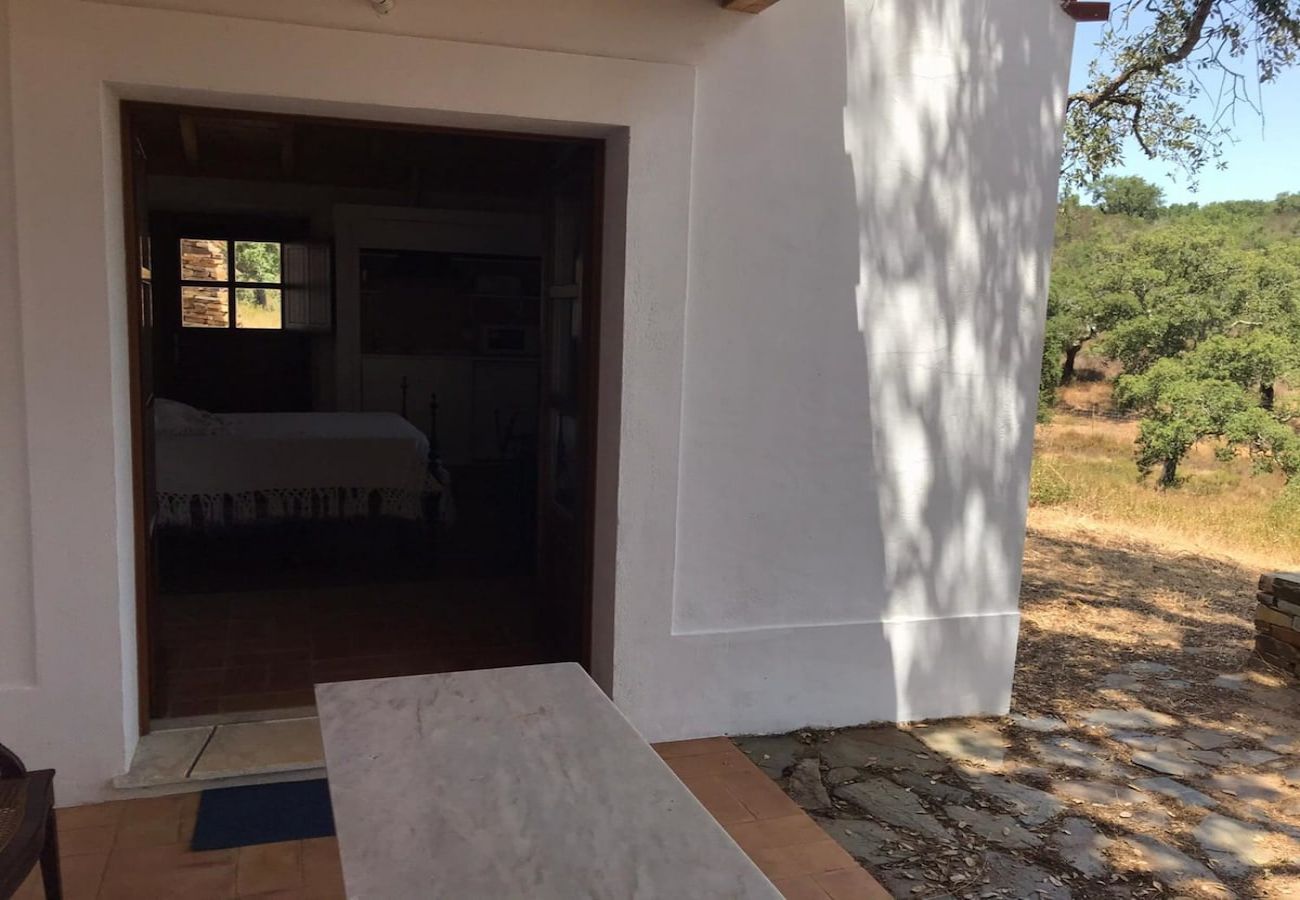 Estúdio em Boavista dos Pinheiros - Alentejo, Suite c/ Kitchenette em Monte típico, Odemira
