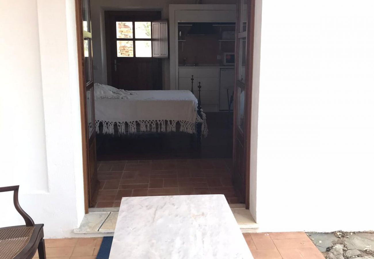 Estúdio em Boavista dos Pinheiros - Alentejo, Suite c/ Kitchenette em Monte típico, Odemira
