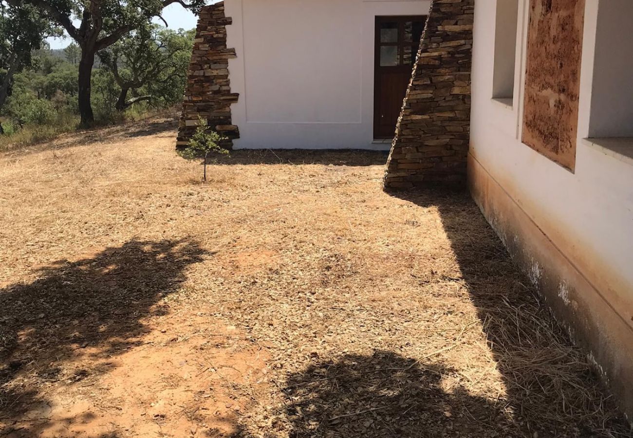 Estúdio em Boavista dos Pinheiros - Alentejo, Suite c/ Kitchenette em Monte típico, Odemira