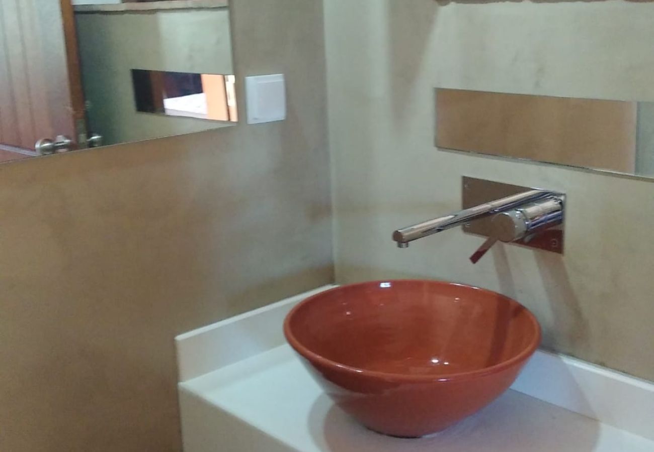 Estúdio em Boavista dos Pinheiros - Alentejo, Suite c/ Kitchenette em Monte típico, Odemira