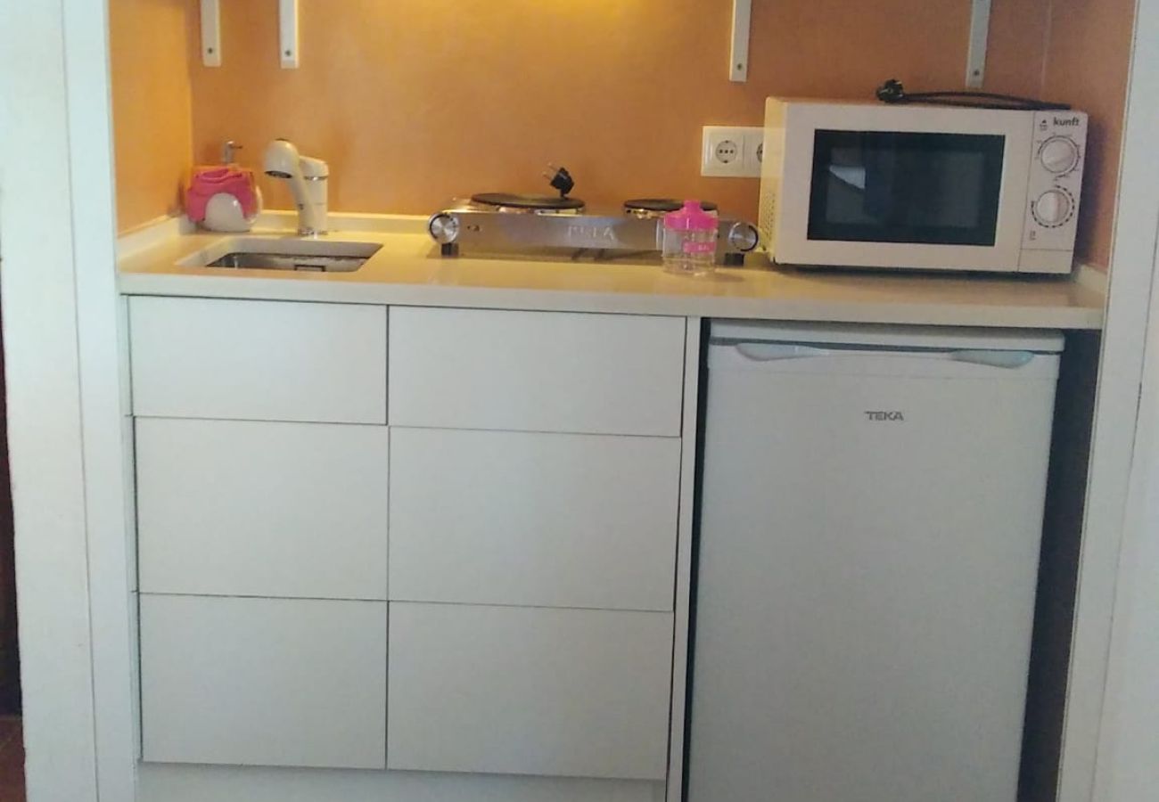 Estúdio em Boavista dos Pinheiros - Alentejo, Suite c/ Kitchenette em Monte típico, Odemira