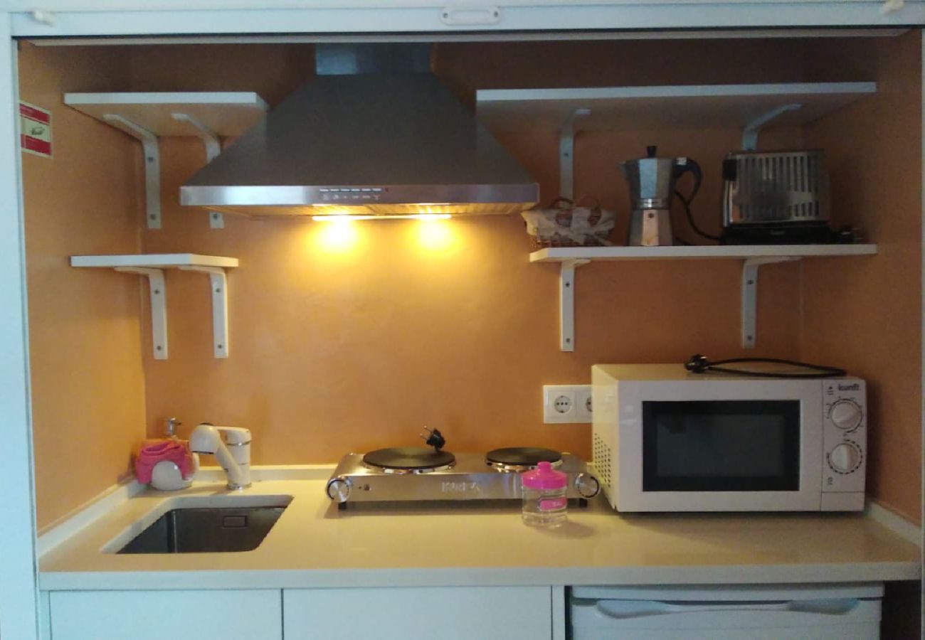 Estúdio em Boavista dos Pinheiros - Alentejo, Suite c/ Kitchenette em Monte típico, Odemira