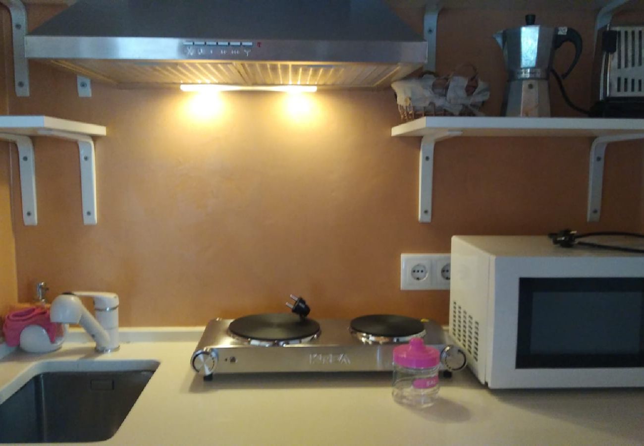 Estúdio em Boavista dos Pinheiros - Alentejo, Suite c/ Kitchenette em Monte típico, Odemira