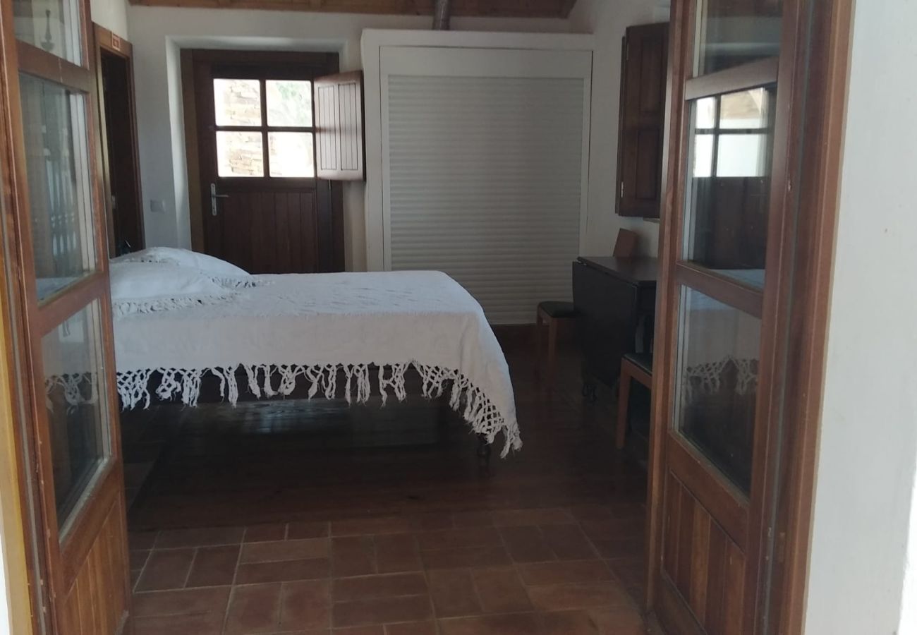 Estúdio em Boavista dos Pinheiros - Alentejo, Suite c/ Kitchenette em Monte típico, Odemira