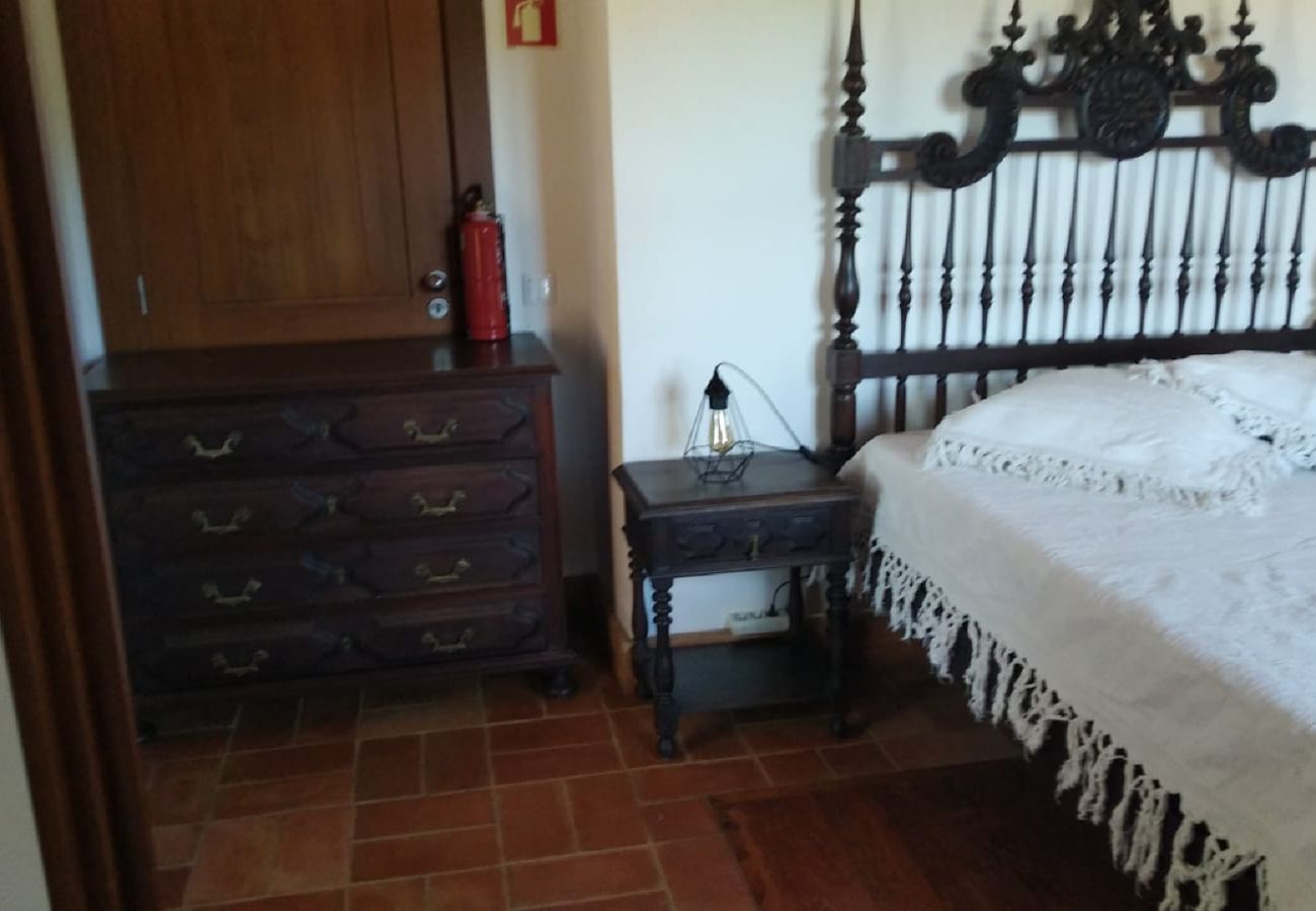 Estúdio em Boavista dos Pinheiros - Alentejo, Suite c/ Kitchenette em Monte típico, Odemira