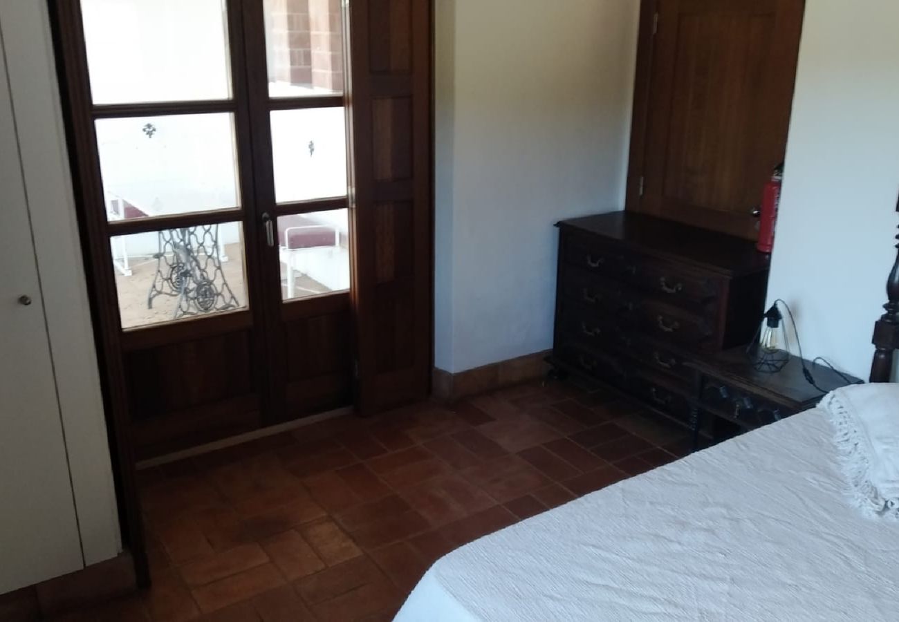Estúdio em Boavista dos Pinheiros - Alentejo, Suite c/ Kitchenette em Monte típico, Odemira