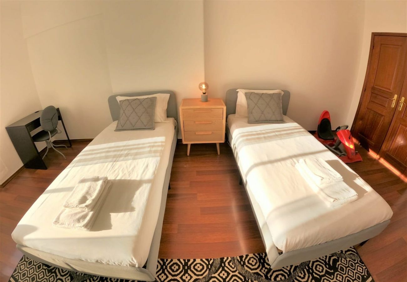 Apartamento em Linda a Velha - Lisboa, apartamento T2 em condominio, Linda-a-Velha, Oeiras, Lisboa