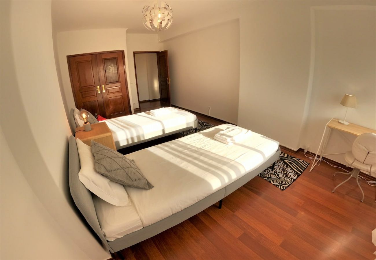 Apartamento em Linda a Velha - Lisboa, apartamento T2 em condominio, Linda-a-Velha, Oeiras, Lisboa
