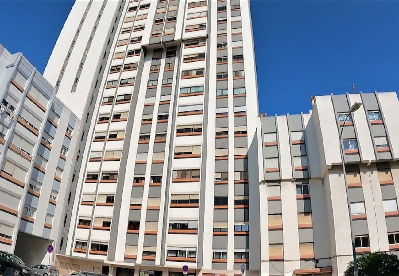 Apartamento em Linda a Velha - Lisboa, apartamento T2 em condominio, Linda-a-Velha, Oeiras, Lisboa