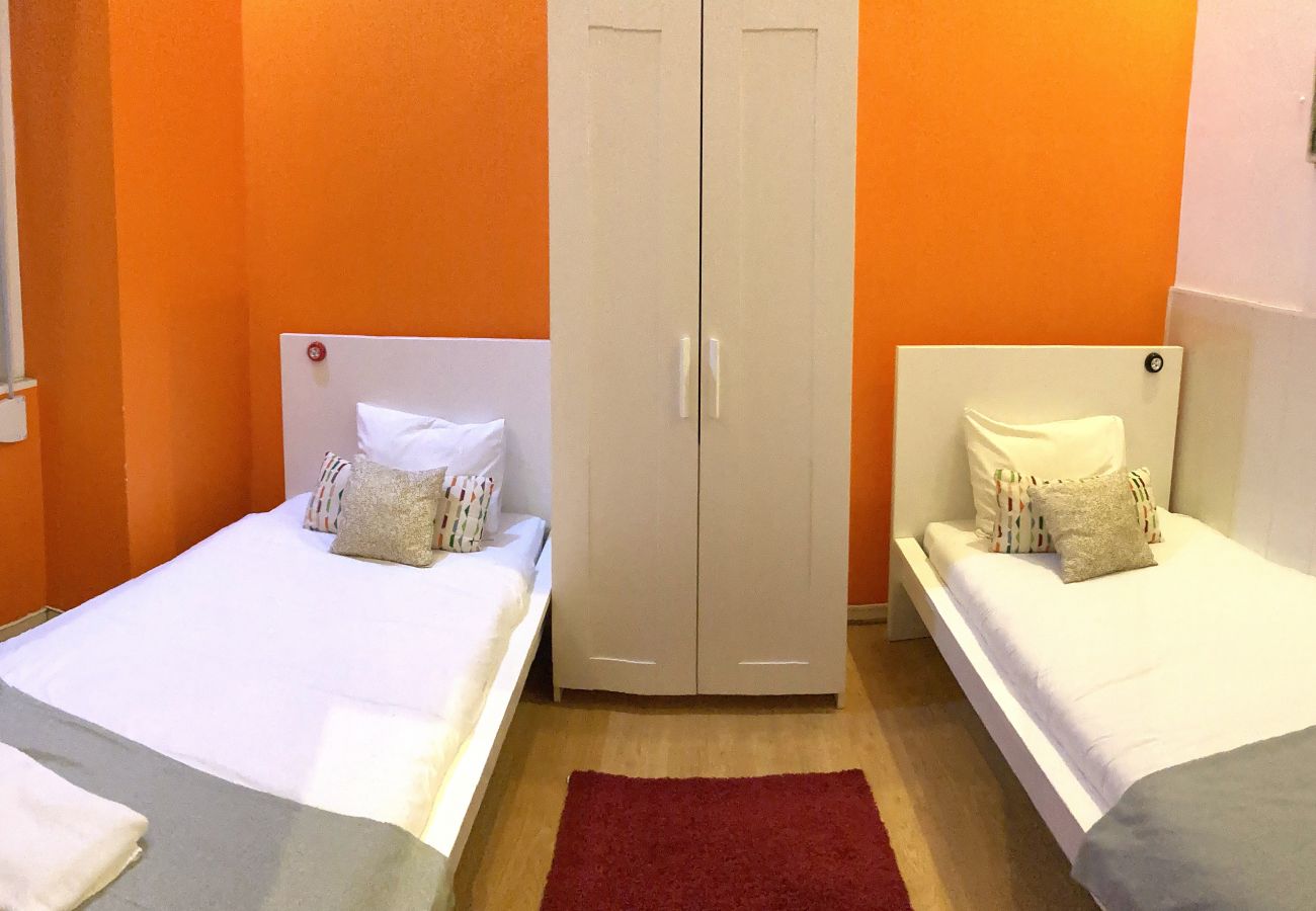 Apartamento em Lisboa - Lisboa, apartamento T2 em bairro típico, Sapadores, Lisboa