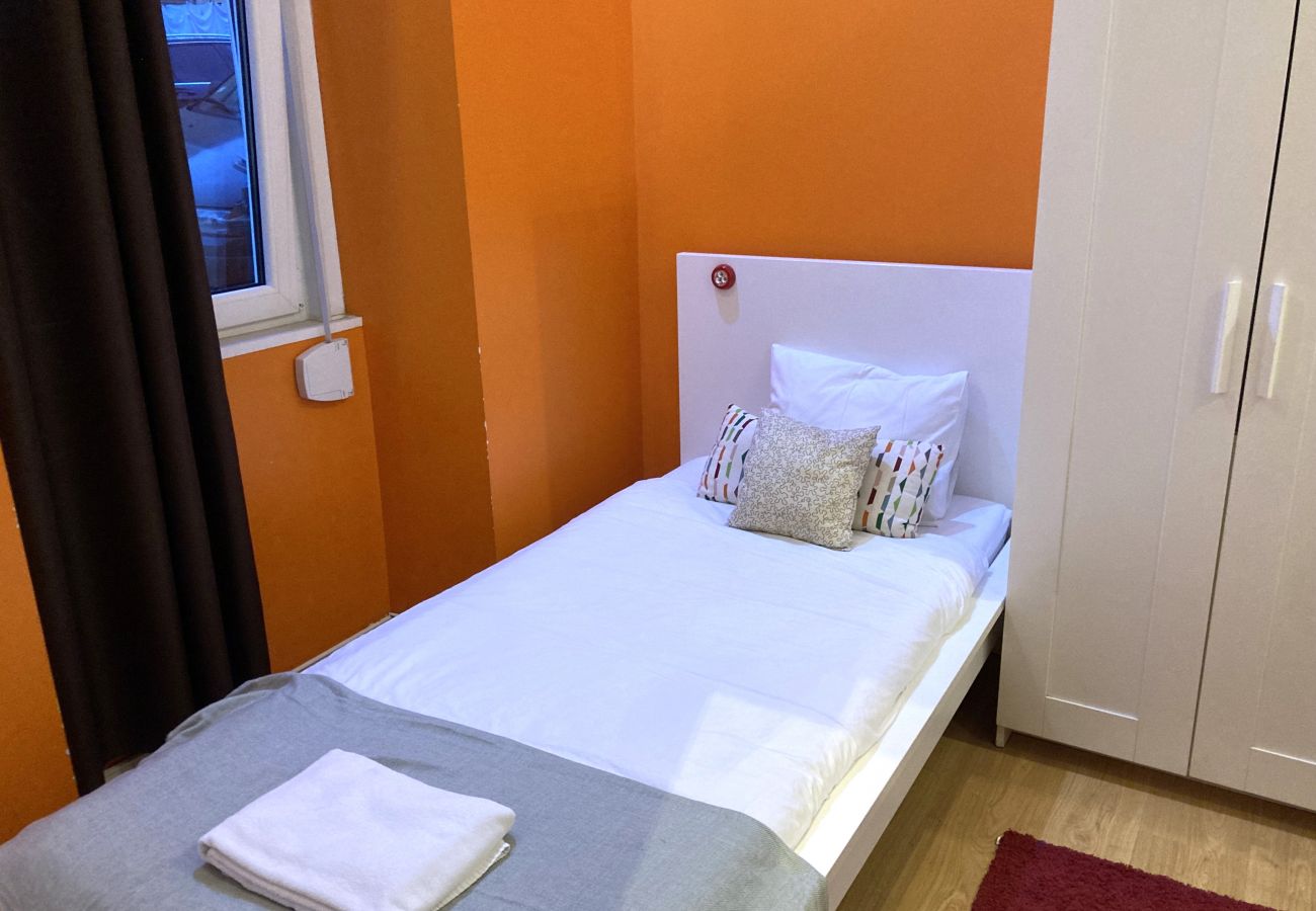Apartamento em Lisboa - Lisboa, apartamento T2 em bairro típico, Sapadores, Lisboa