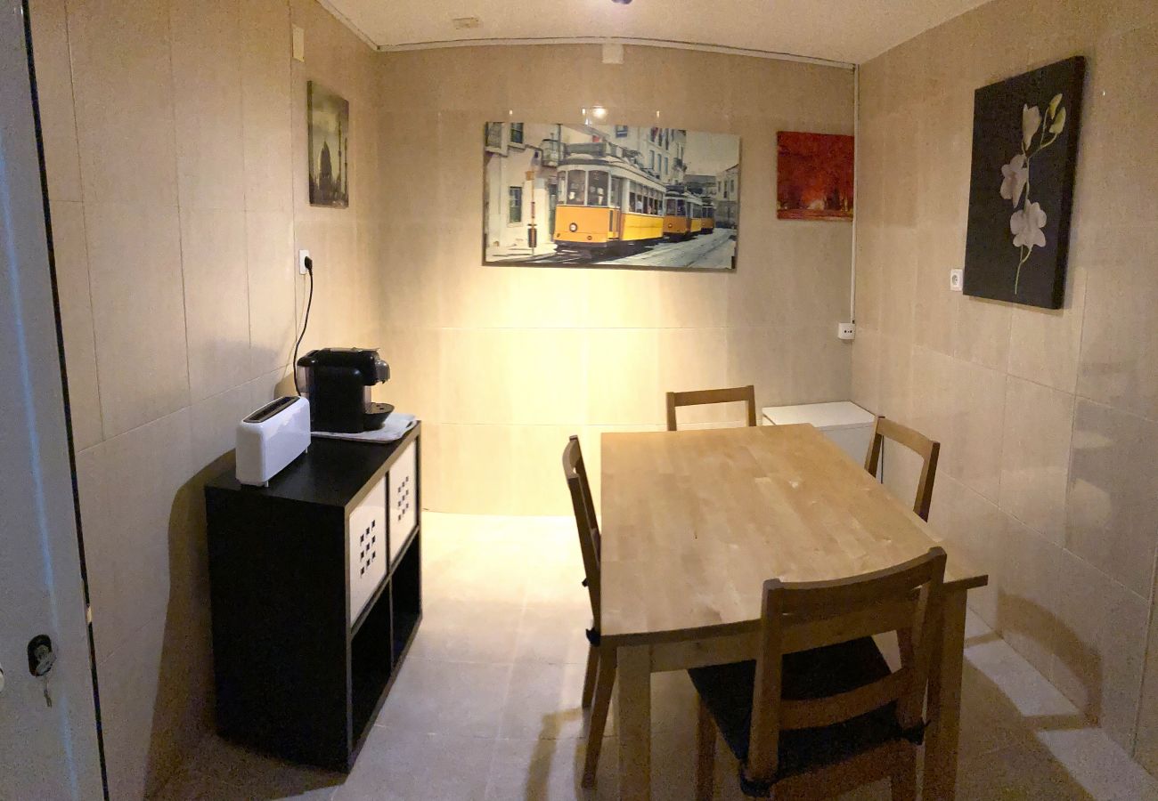 Apartamento em Lisboa - Lisboa, apartamento T2 em bairro típico, Sapadores, Lisboa