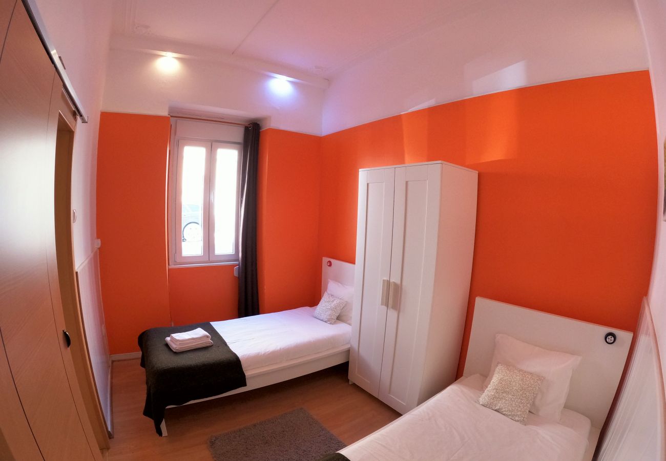 Apartamento em Lisboa - Lisboa, apartamento T2 em bairro típico, Sapadores, Lisboa