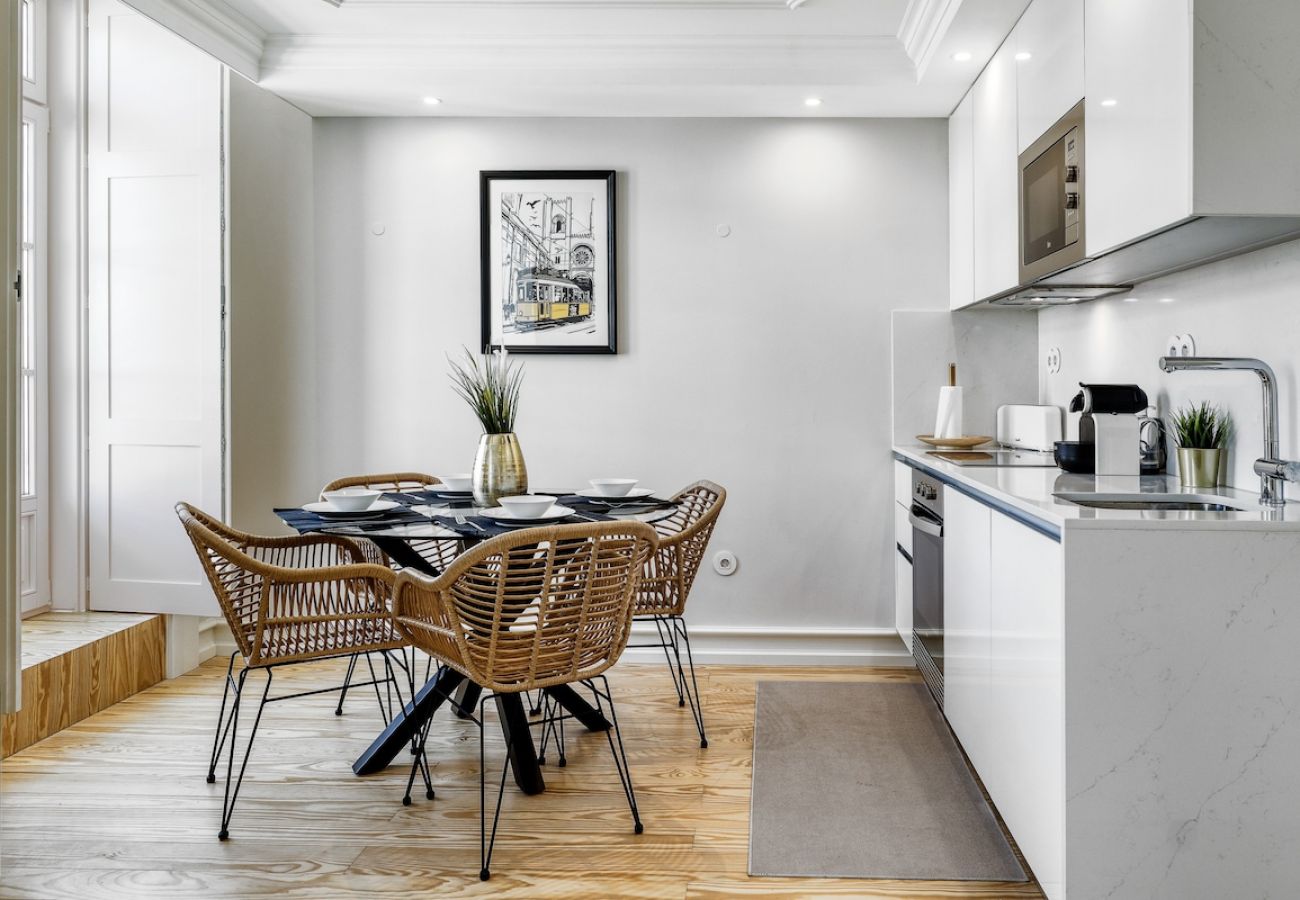 Apartamento em Lisboa - Lisboa, lindo apartamento de 2 quartos com boas vistas na Rua Augusta, Lisboa