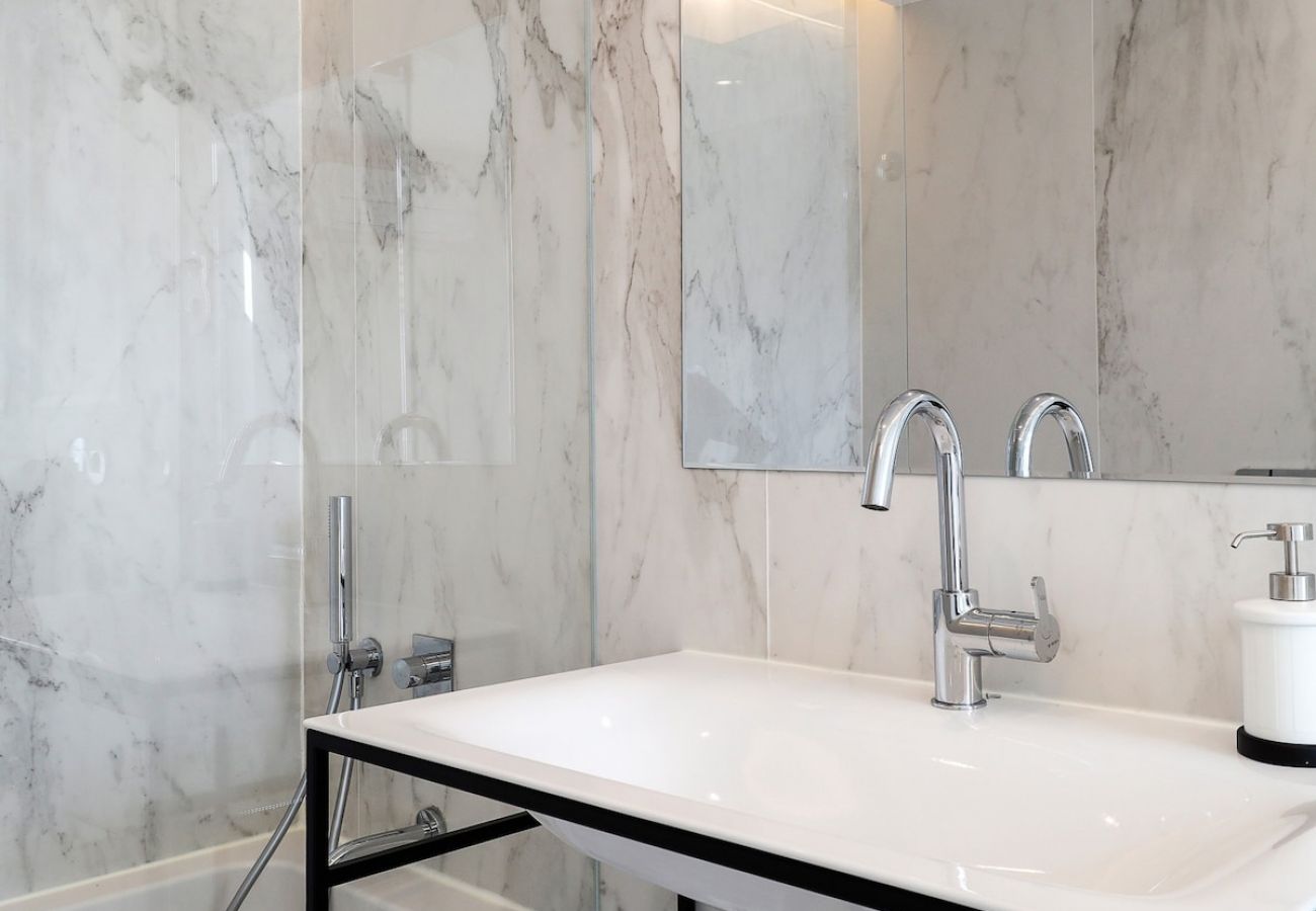Apartamento em Lisboa - Lisboa, lindo apartamento de 2 quartos com boas vistas na Rua Augusta, Lisboa