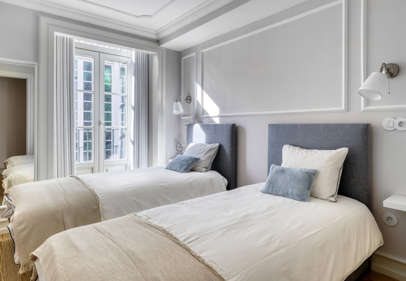 Apartamento em Lisboa - Lisboa, lindo apartamento de 2 quartos com boas vistas na Rua Augusta, Lisboa