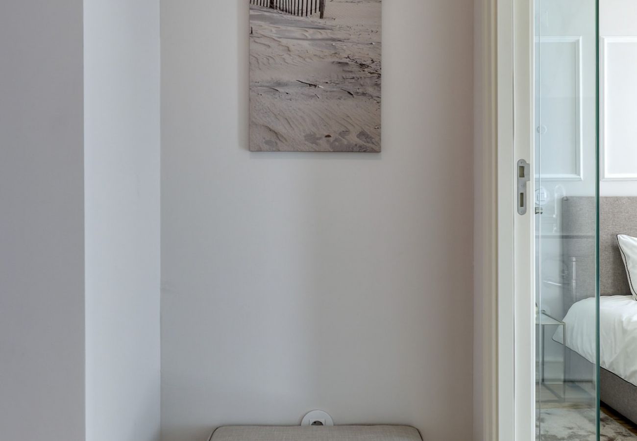Apartamento em Lisboa - Lisboa, lindo apartamento de 2 quartos com boas vistas na Rua Augusta, Lisboa