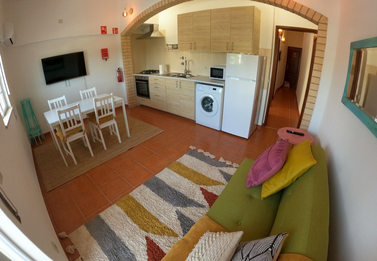 Apartamento em São Brás de Alportel - Algarve, apartamento T1 renovado c/ varanda, S. Brás de Alportel