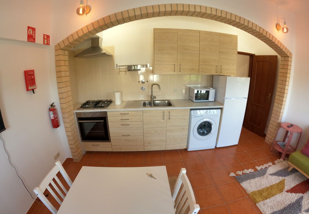 Apartamento em São Brás de Alportel - Algarve, apartamento T1 renovado c/ varanda, S. Brás de Alportel